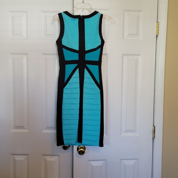 Cache dress - Picture 2 of 2